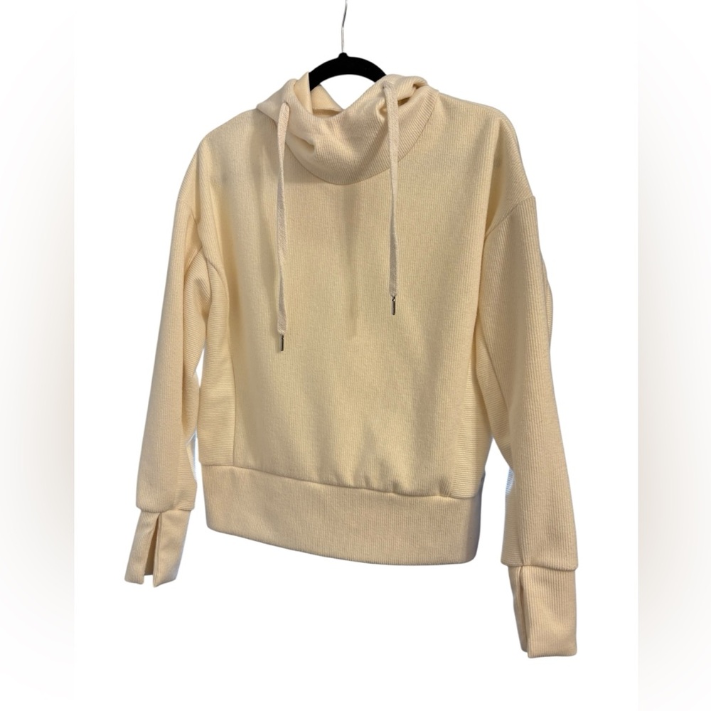 Cali Sport Cream Hooded Sweatshirt EUC (M)